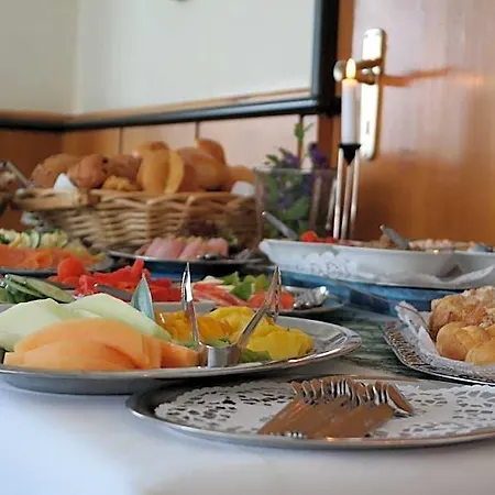 Hotel Kröger 3*